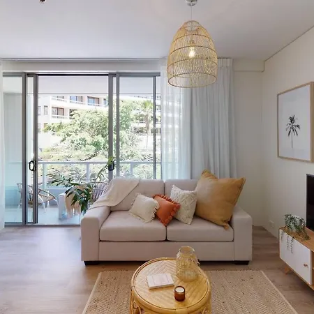 Stunning Waterfront Apartment In 5-Star Complex Cairns Exterior photo