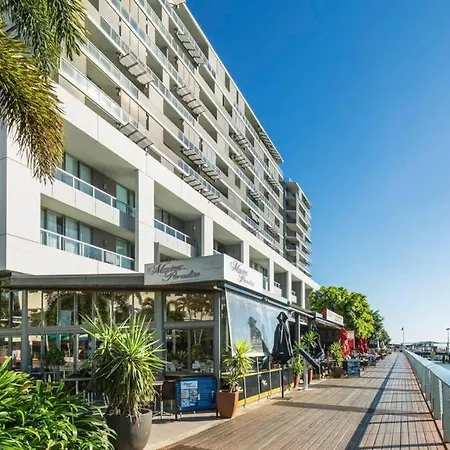 Stunning Waterfront Apartment In 5-Star Complex Cairns Exterior photo