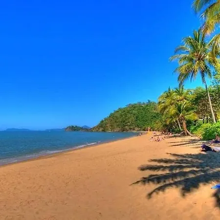 Stunning Waterfront Apartment In 5-Star Complex Cairns Exterior photo