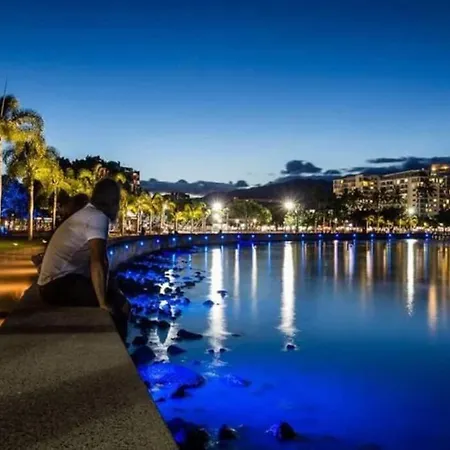 Stunning Waterfront Apartment In 5-Star Complex Cairns Exterior photo