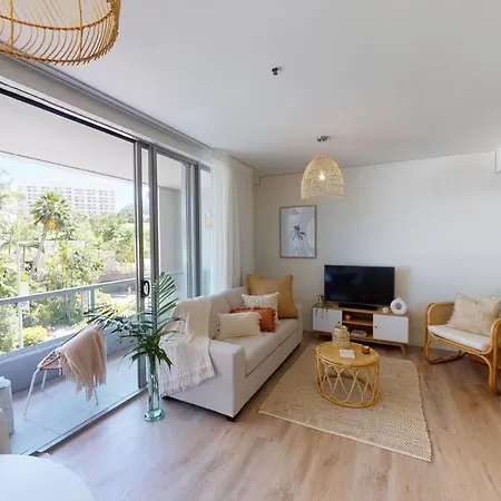Stunning Waterfront Apartment In 5-Star Complex Cairns Exterior photo